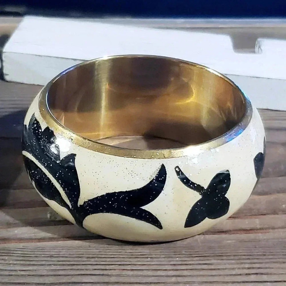 Lotus Flower Bangle Bracelet Mindfulness Zen Artsy India Enamel Black Cream - Picture 1 of 7